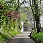 Anno 1877 Met Tuin Apartment