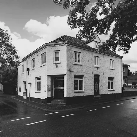 Anno 1877 Met Tuin * Slenaken