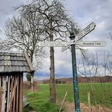 Anno 1877 Met Tuin Apartment *