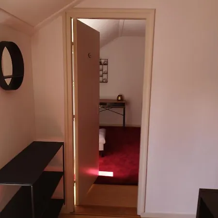 Anno 1877 Met Tuin Apartmán