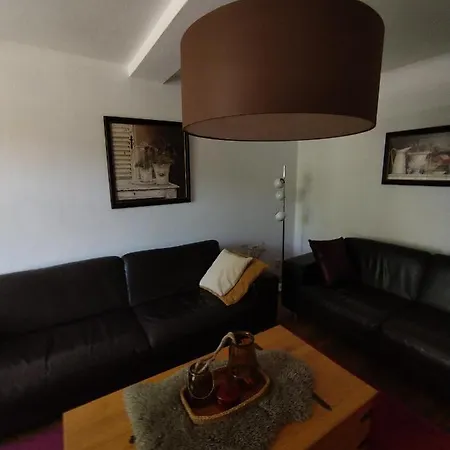 Anno 1877 Met Tuin Apartament *