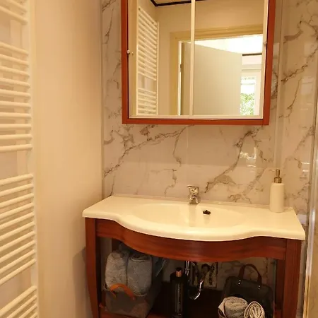 Anno 1877 Met Tuin * Slenaken