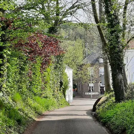 Anno 1877 Met Tuin Apartmán
