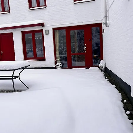 Anno 1877 Met Tuin Apartmán