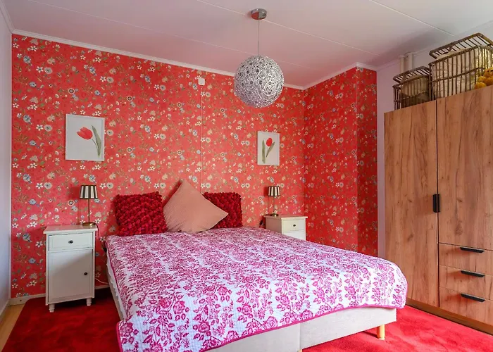 Anno 1877 Met Tuin Lejlighed